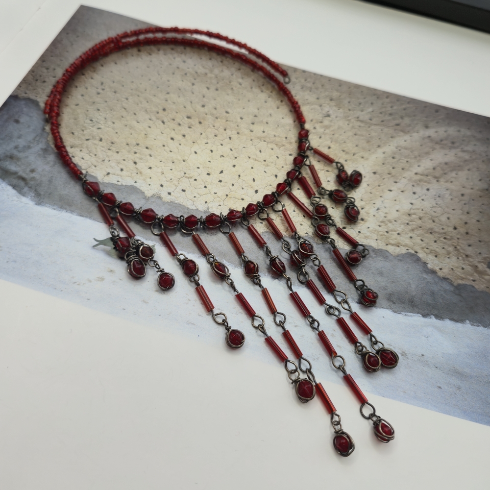 NWOT Elegant Chocker Style Red Beaded Necklace